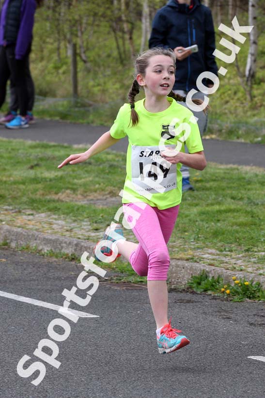 Boys and girls under-11s, Elswick Good Friday Road Races. Photo: David T. Hewitson/Sports for All Pics